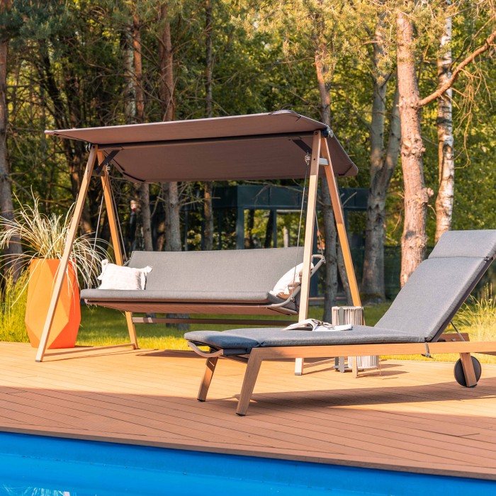 Herning garden swing with roof
